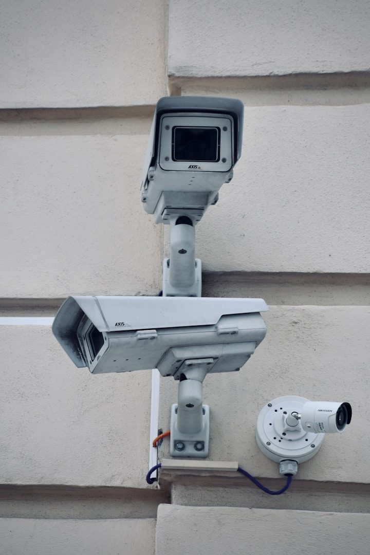 Überwachungskamera an einer Fassade